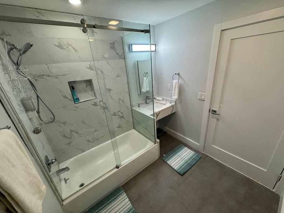The Elegant Suite - 2Br With Great Amenities Paterson Esterno foto