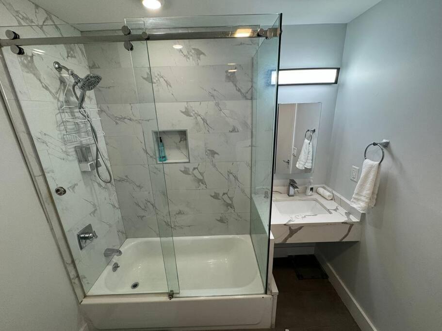 The Elegant Suite - 2Br With Great Amenities Paterson Esterno foto